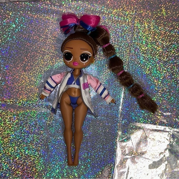 L.O.L. Surprise! LOL Surprise OMG SPORTS CHEER DIVA Cheerleading Dolls - Picture 10 of 16